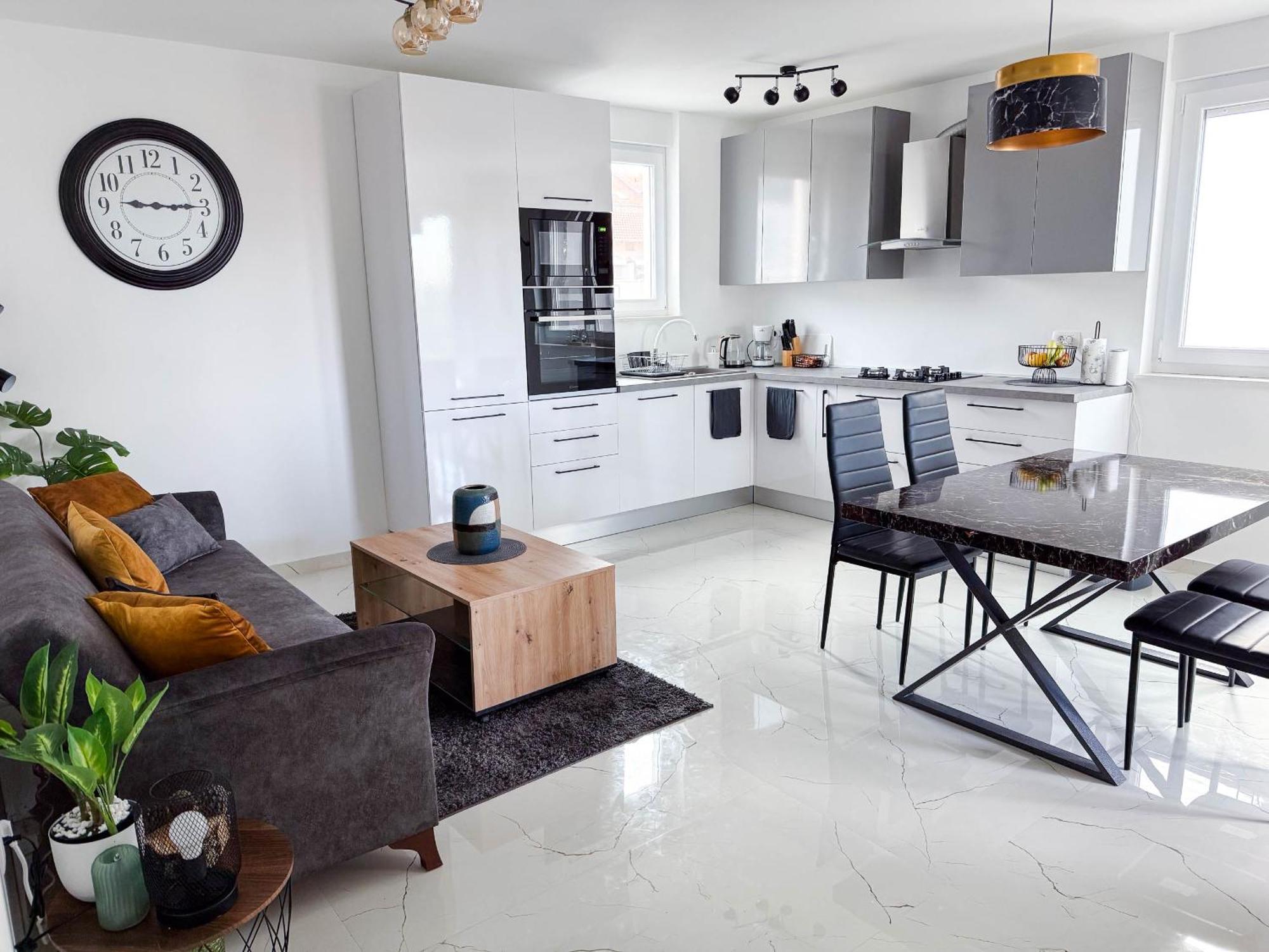 New 2 Bed, 1 Bath In